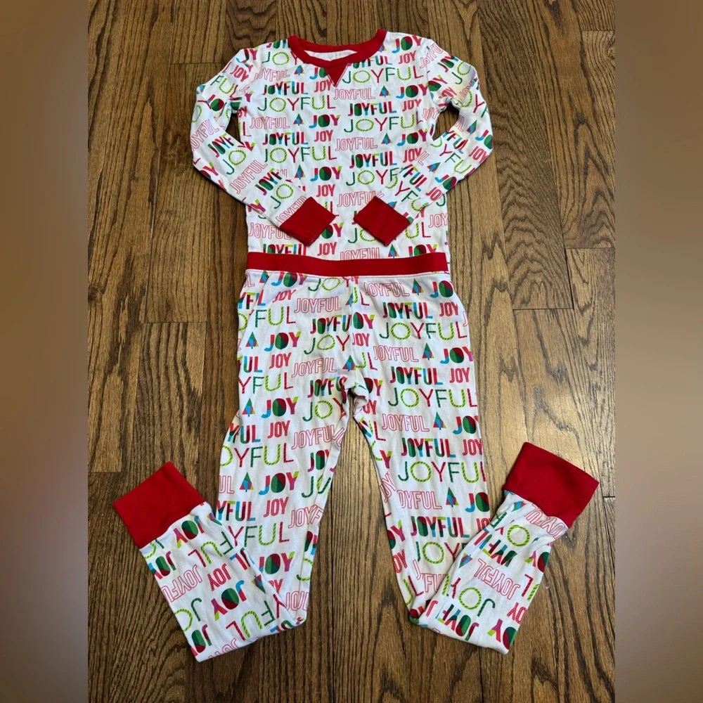 Target Wondershop Joyful two-piece pajama set, size 8